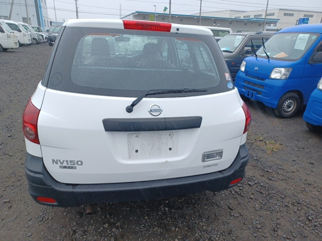 NISSAN AD 2017