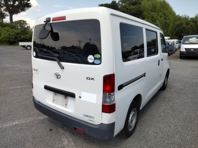 TOYOTA TOWN ACE VAN 2017