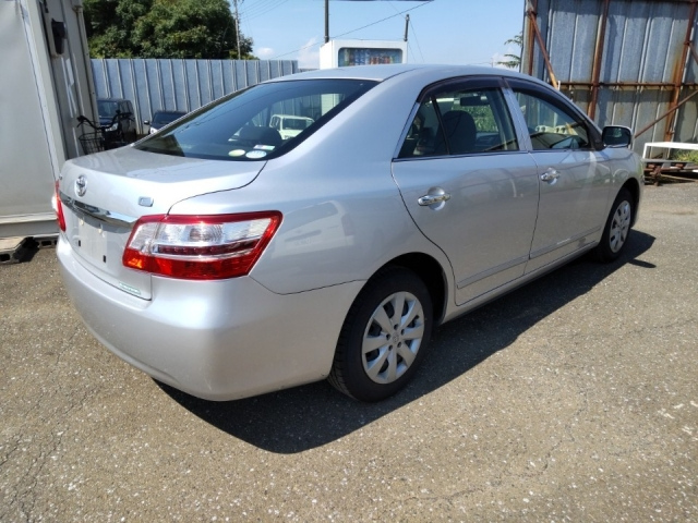TOYOTA PREMIO 2012