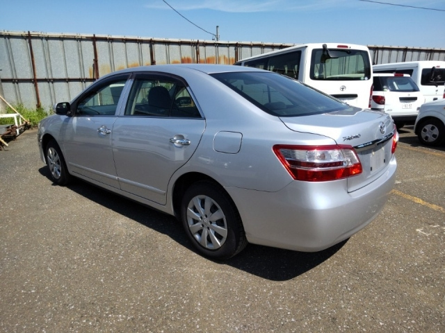 TOYOTA PREMIO 2012