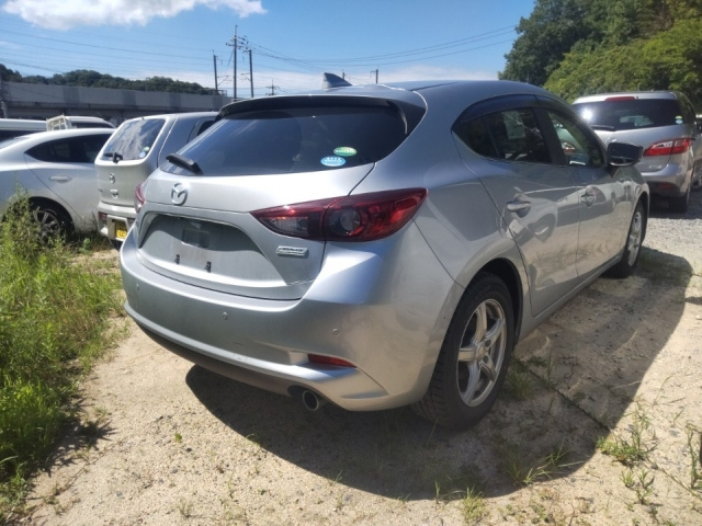 MAZDA AXELA 2018