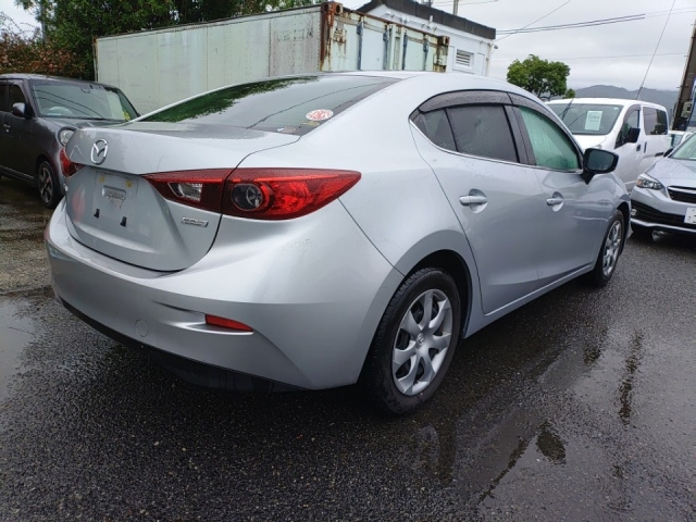 MAZDA AXELA 2016