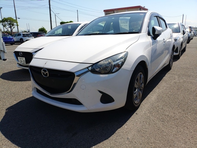MAZDA DEMIO 2017