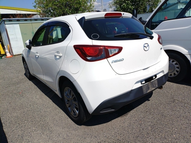 MAZDA DEMIO 2017