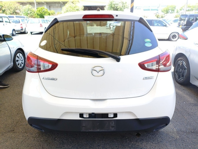 MAZDA DEMIO 2016