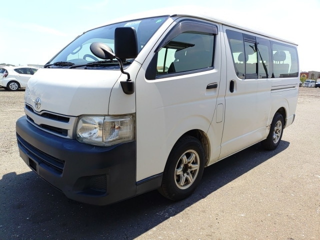 TOYOTA HIACE 2012