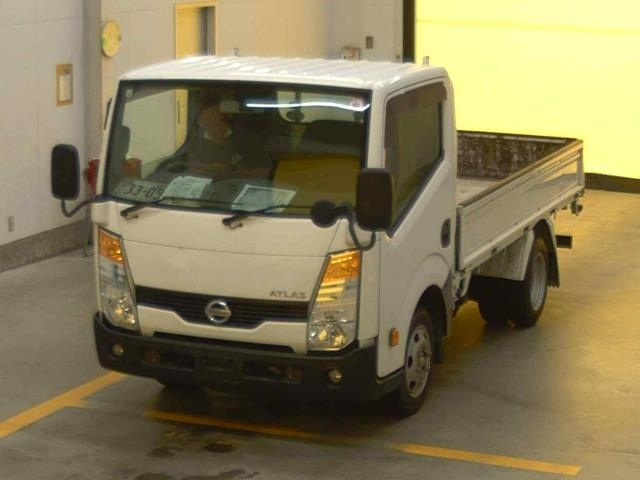 NISSAN ATLAS 2015