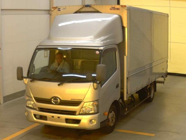 HINO DUTRO 2015
