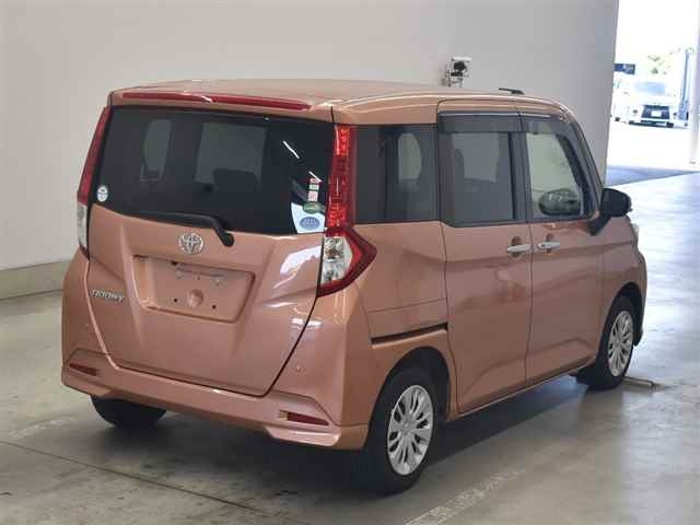 TOYOTA ROOMY 2018