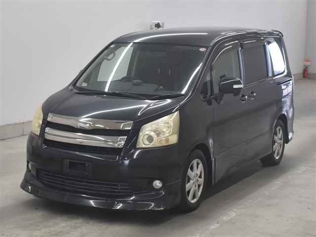 TOYOTA NOAH 2008