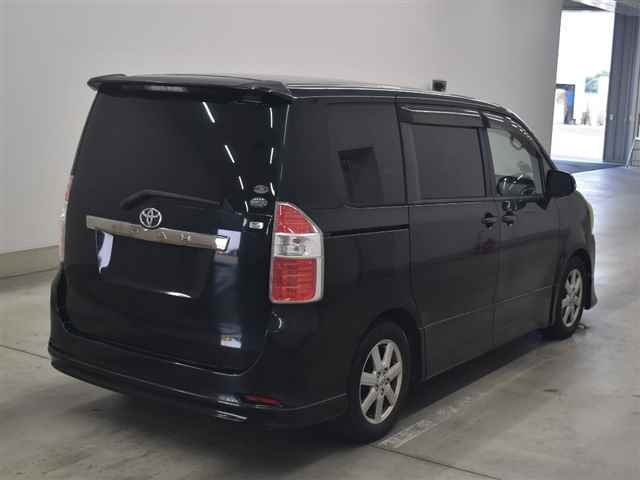 TOYOTA NOAH 2008