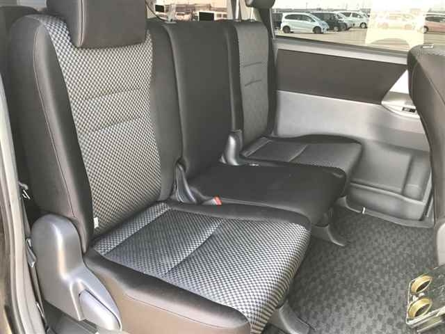 TOYOTA NOAH 2008