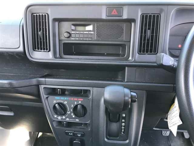 DAIHATSU HIJET VAN 2019