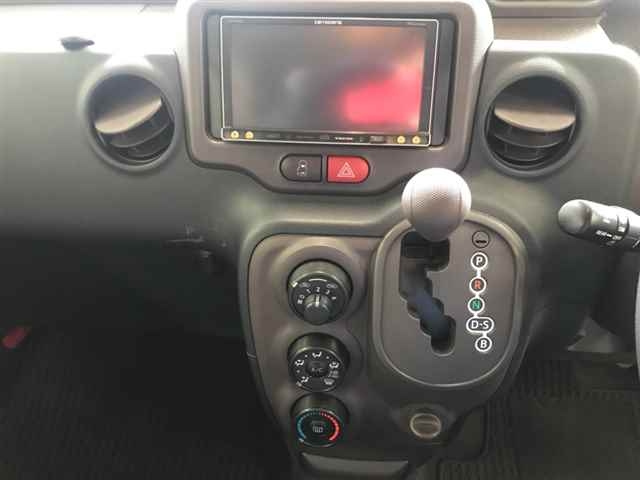 TOYOTA PORTE 2012