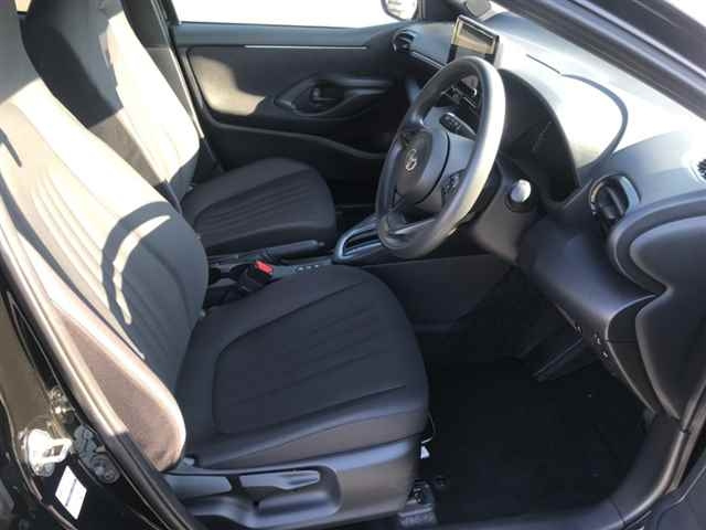 TOYOTA YARIS 2024