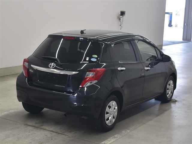 TOYOTA VITZ 2016