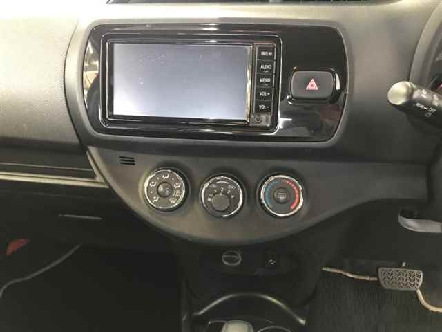 TOYOTA VITZ 2016