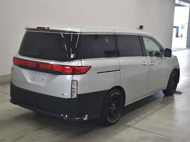 NISSAN ELGRAND 2011