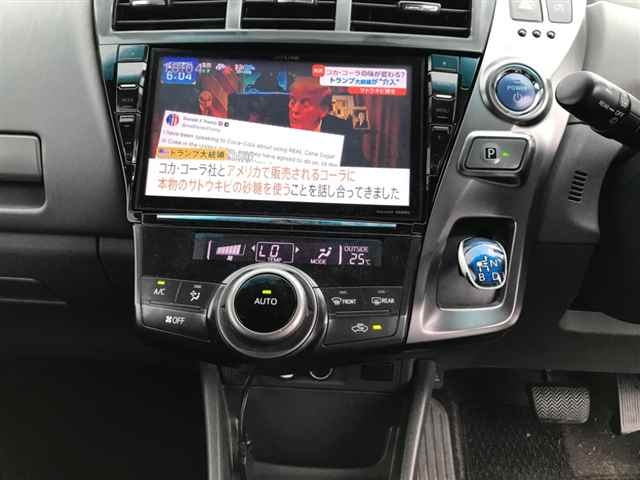 TOYOTA PRIUS ALPHA 2014