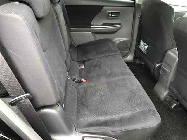 TOYOTA PRIUS ALPHA 2014