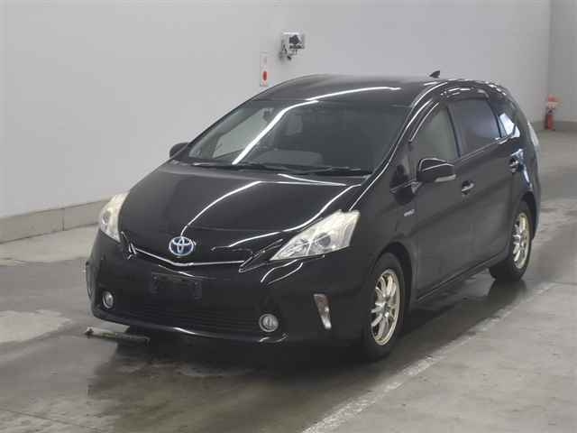 TOYOTA PRIUS ALPHA 2014