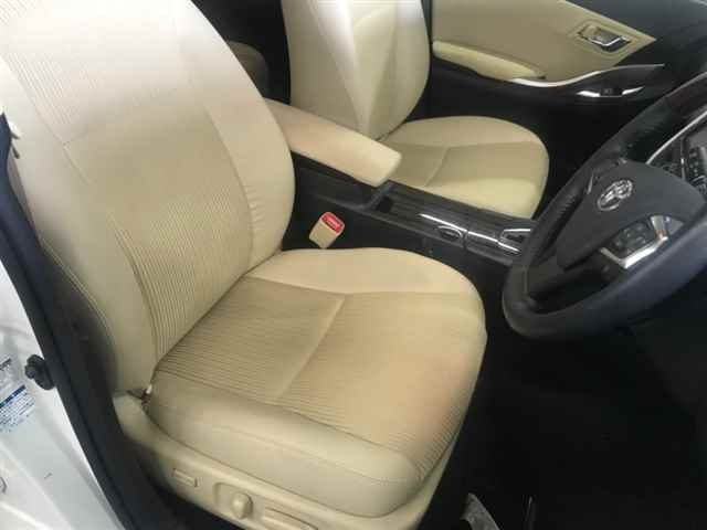 TOYOTA PREMIO 2018