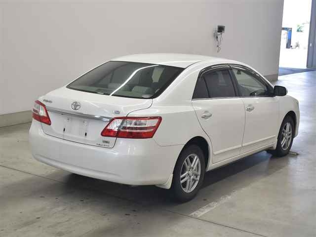 TOYOTA PREMIO 2012