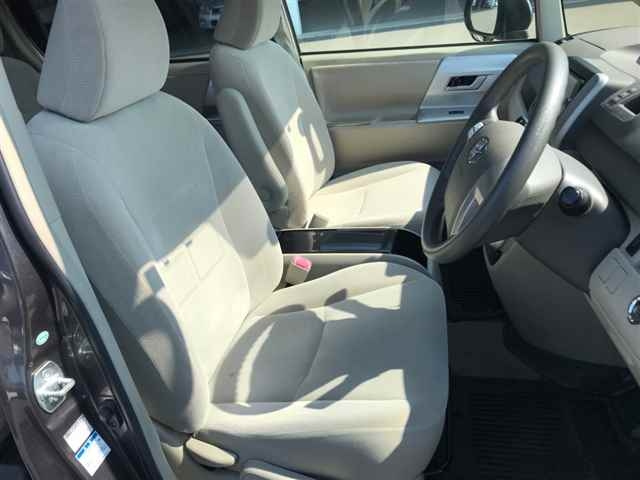TOYOTA NOAH 2013