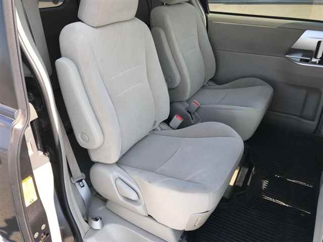 TOYOTA NOAH 2013