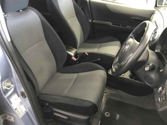 TOYOTA VITZ 2012