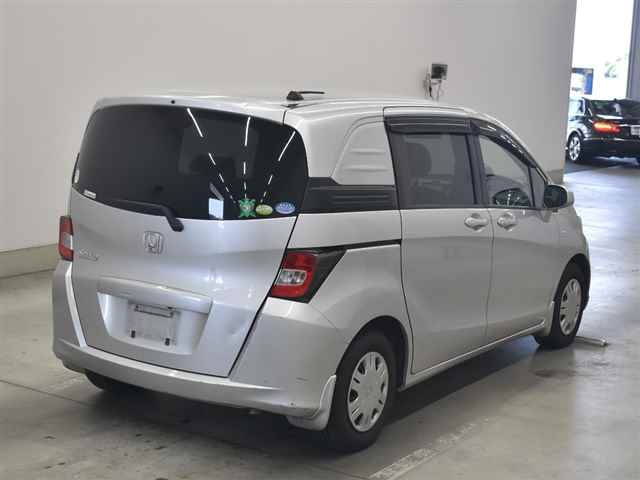 HONDA FREED 2010