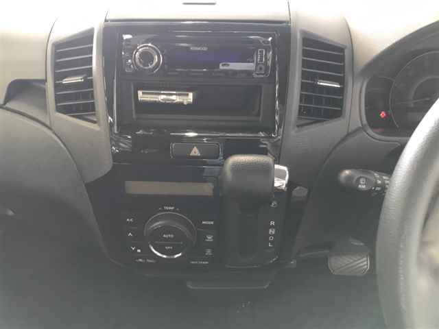NISSAN ROOX 2010