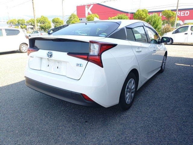 TOYOTA PRIUS 2020