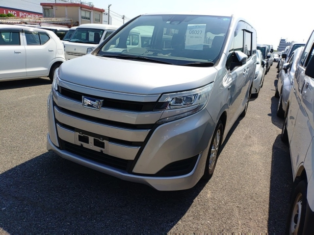 TOYOTA NOAH 2020