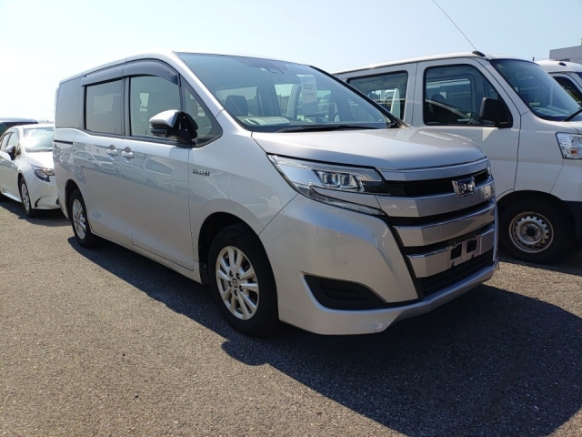 TOYOTA NOAH 2020