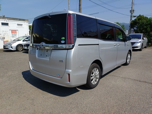 TOYOTA NOAH 2020