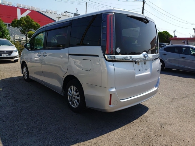 TOYOTA NOAH 2020