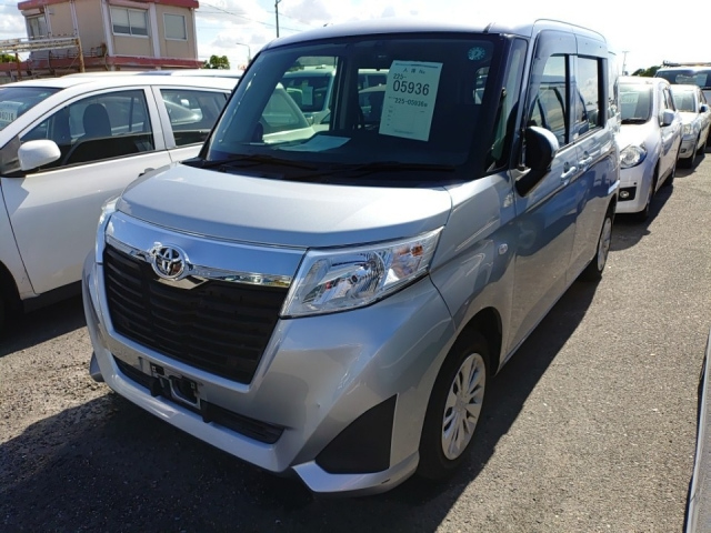 TOYOTA ROOMY 2020