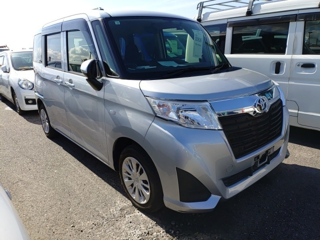 TOYOTA ROOMY 2020