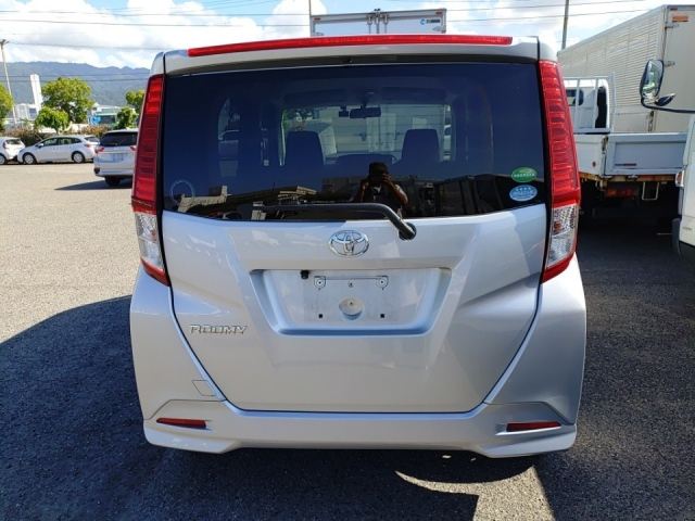 TOYOTA ROOMY 2020