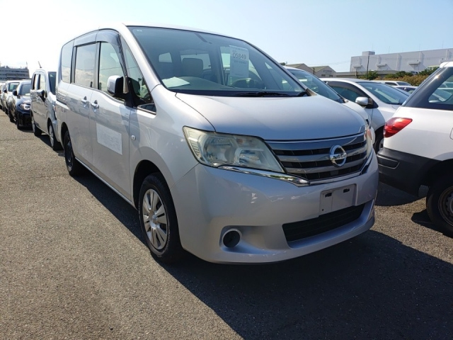 NISSAN SERENA 2013