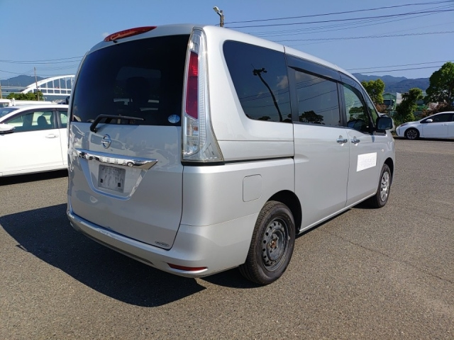 NISSAN SERENA 2013
