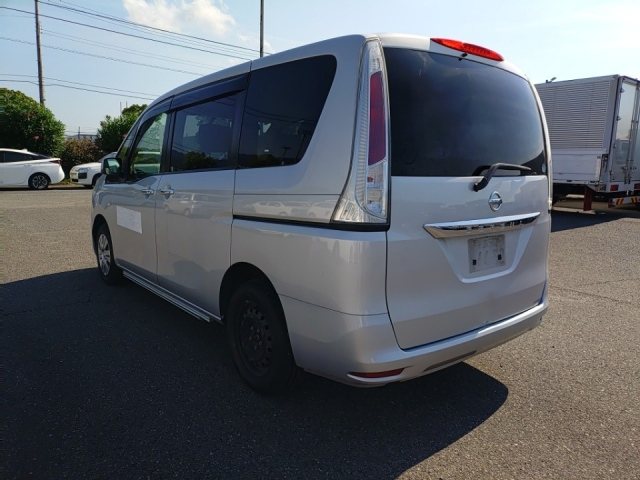 NISSAN SERENA 2013