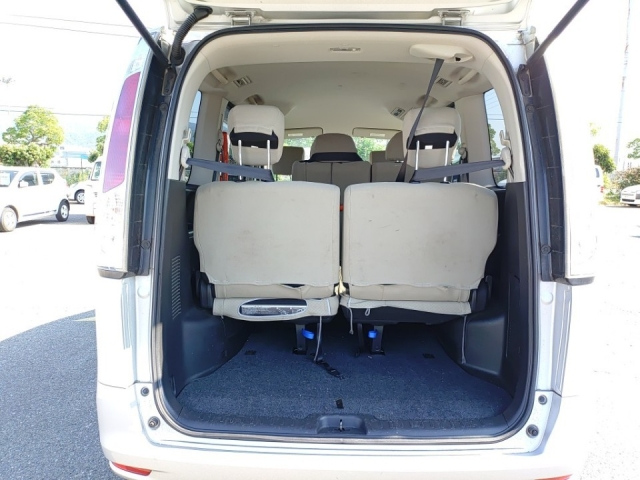 NISSAN SERENA 2013