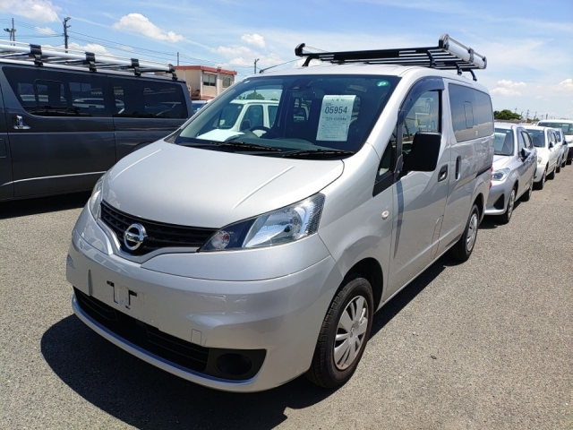 NISSAN NV200 2020