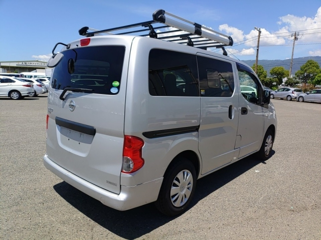 NISSAN NV200 2020