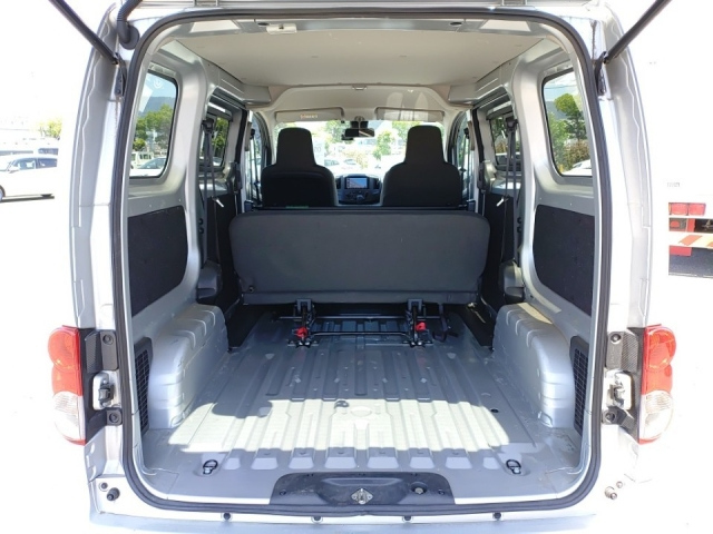 NISSAN NV200 2020