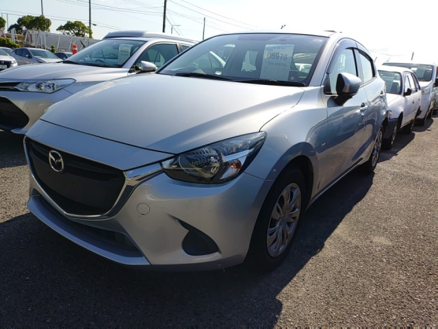MAZDA DEMIO 2017