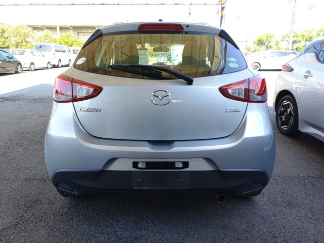 MAZDA DEMIO 2017