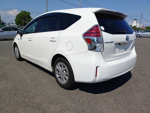 TOYOTA PRIUS ALPHA 2018
